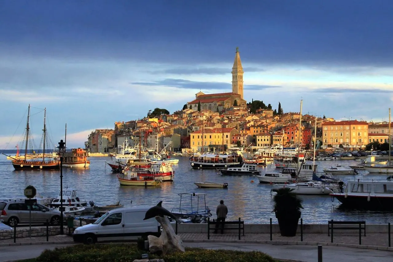 Apartment Rovinj 16498B 0*,